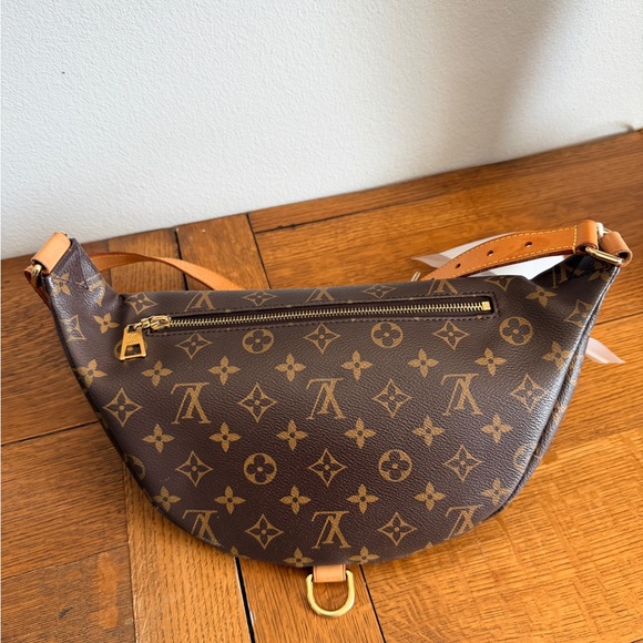 Louis Vuitton Monogram Bum Bag - Picture 7 of 14